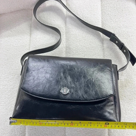 Vintage-Inspired Black Leather Shoulder  Bag - Picture 6 of 14